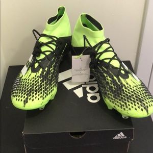 Men’s Soccer Cleats Size 9